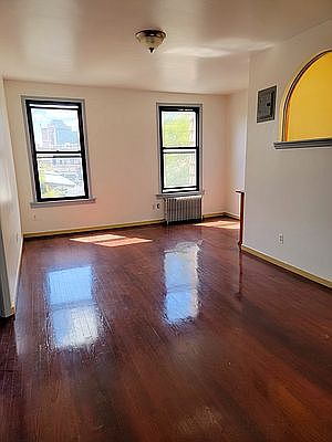 5th image of 9-07 43rd Ave #2