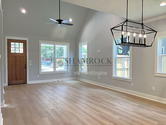 4th image of 3520 Homan Ave