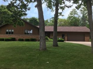 515 Oakridge Dr, Portage, WI 53901