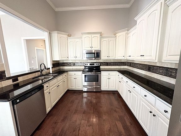 5th image of 1701 Sassafras Ct