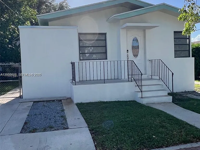 532 SW 16th Ave #532 — Photo 2