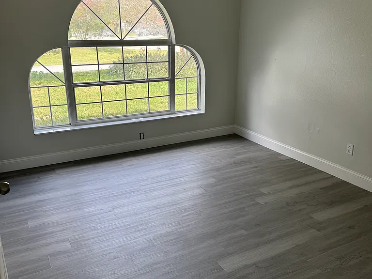 902 Fort St NW — Photo 15