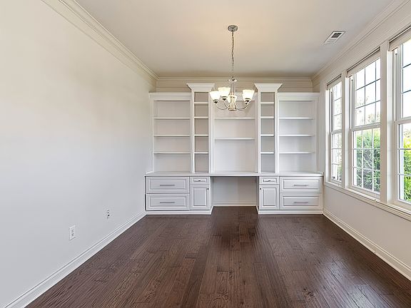 3rd image of 15750 Capital Spending Rd