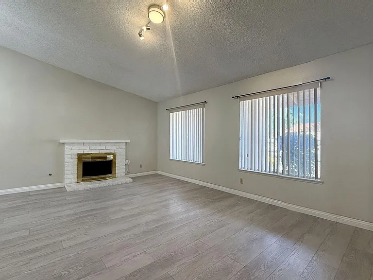 148 Carmody St — Photo 4
