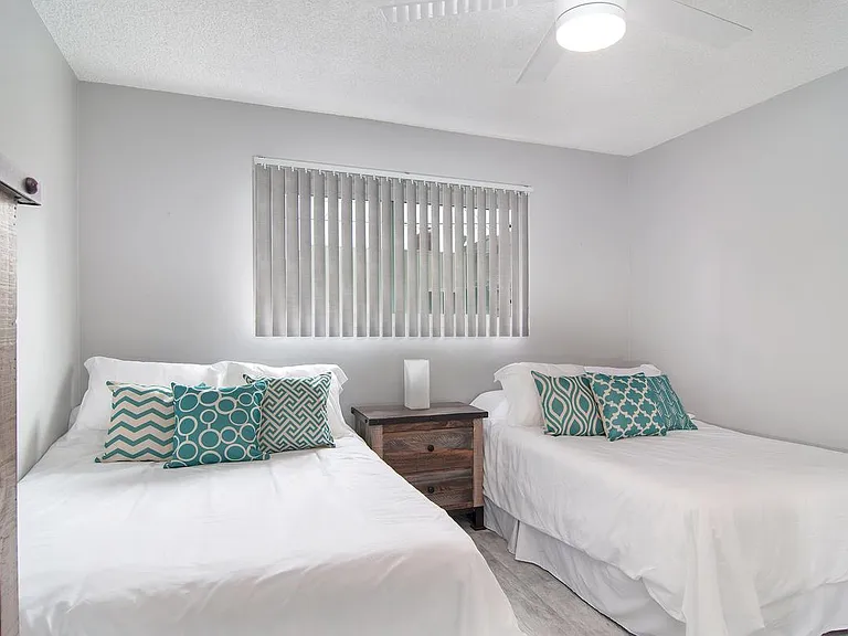 735 Balboa Ct — Photo 14