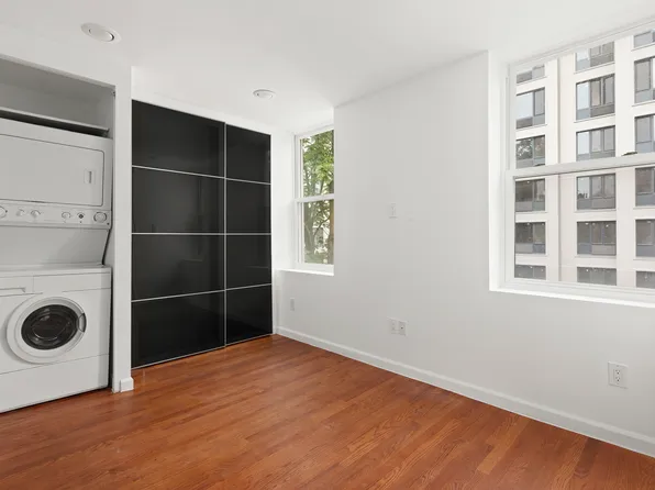 625 Walton Avenue image 4 of 5