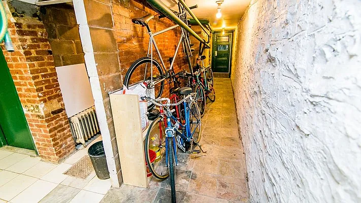 Rented by Nooklyn NYC LLC | media 17