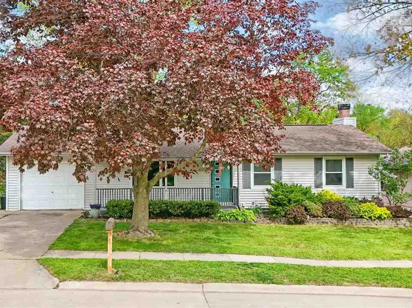 1006 Sunset St, Iowa City, IA 52246