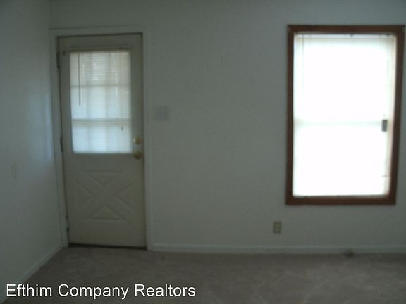 5th image of 11022 Bernice Ave