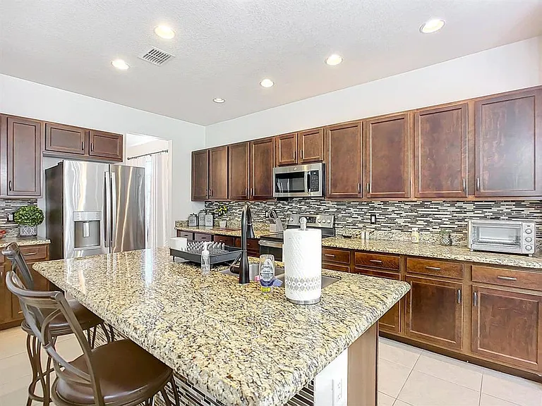 11931 SW Crestwood Cir — Photo 9