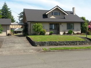 886 N Collier St, Coquille, OR 97423