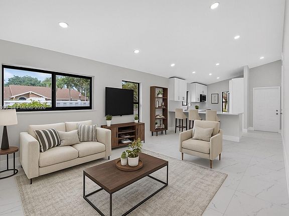 2nd image of 8067 Summerbreeze Ln