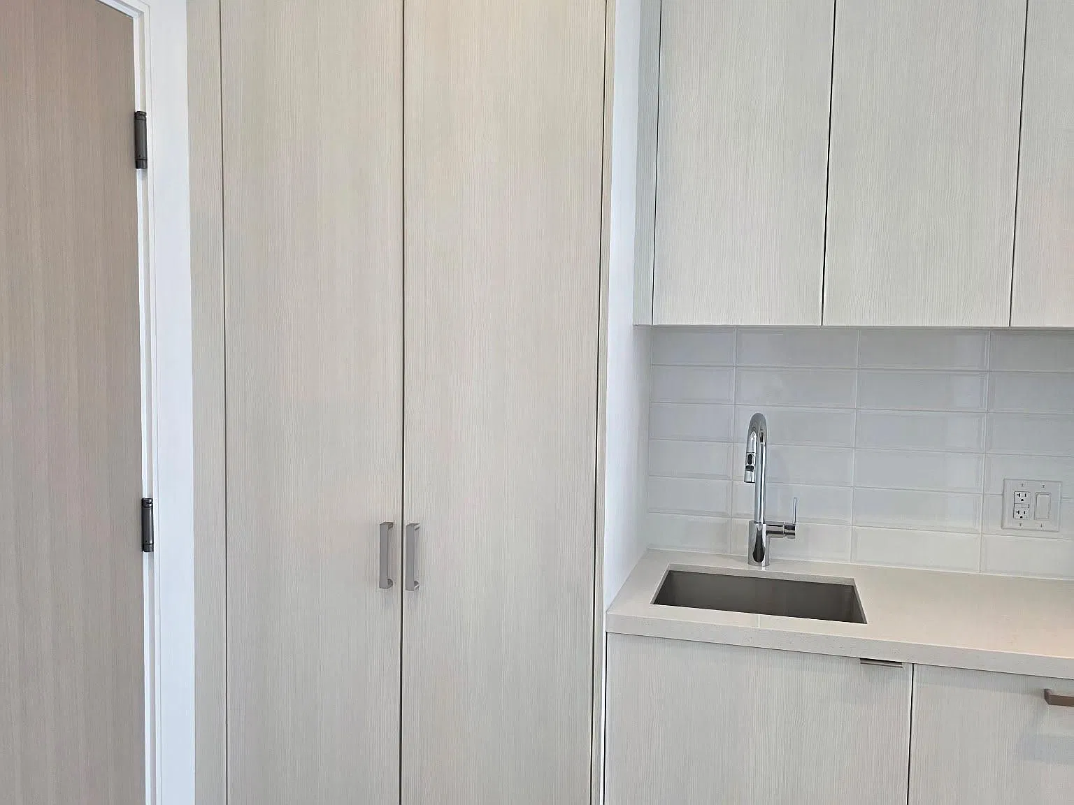 2 bed, $2,500 — Photo 4