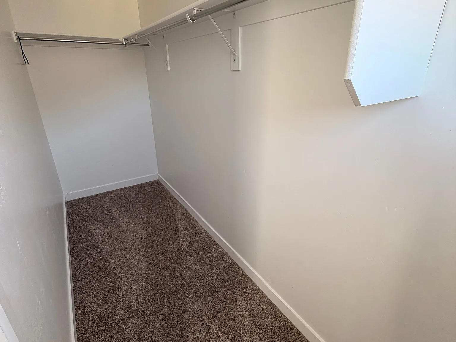 3 bed, 1331 sqft, $2,100 — Photo 2