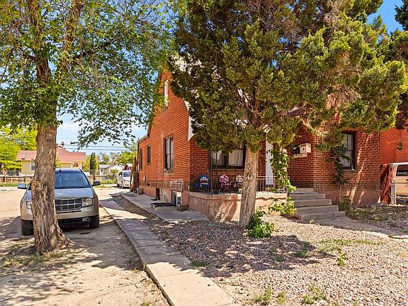 2nd image of 1109 E 8th St