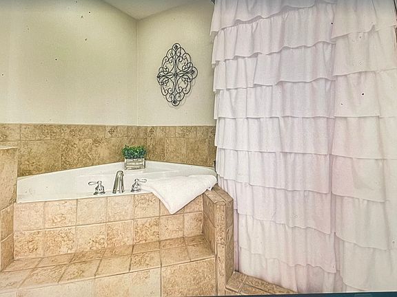 5th image of 435 Cumberland Ave