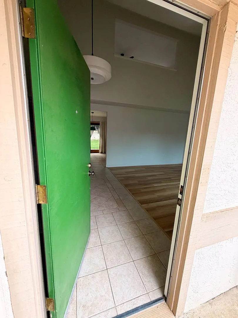 Updated home — Photo 3