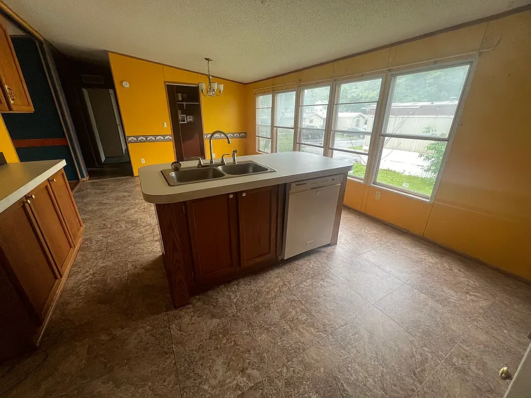 140 Thor Ln — Photo 9