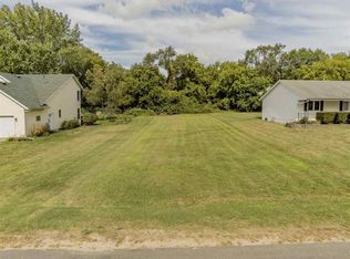 112 Staffordshire Dr NE, Poplar Grove, IL 61065