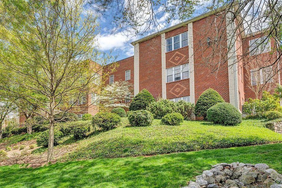 1st image of 2208 Jefferson St SE APT 210