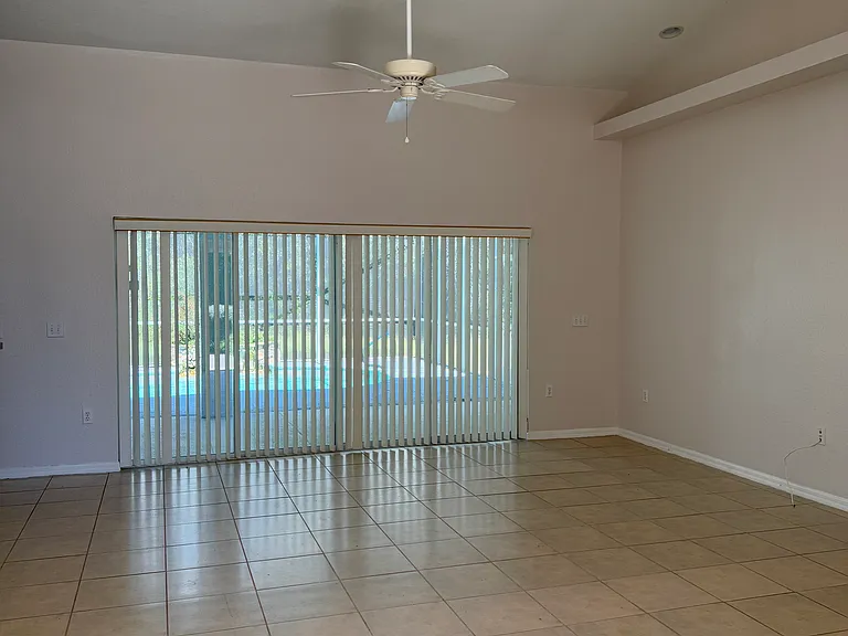 8013 SW 134th Loop — Photo 3