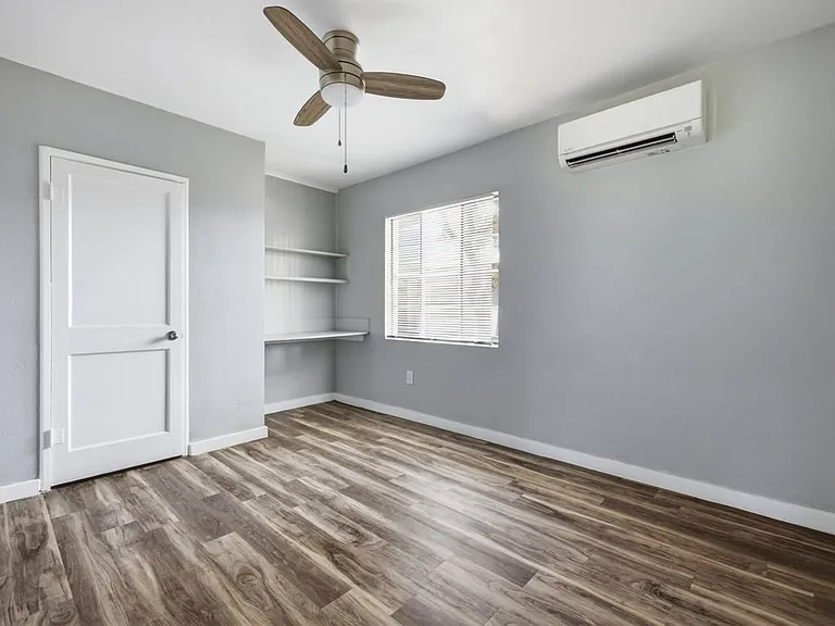 2130 N Forgeus Ave #B — Photo 11
