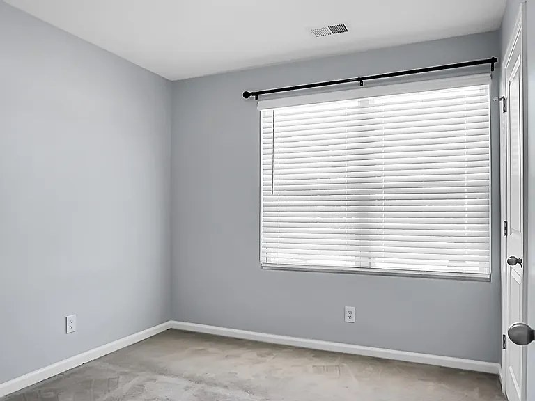 9155 Parlor Dr — Photo 15