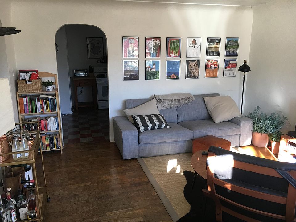 Entry into kitchen