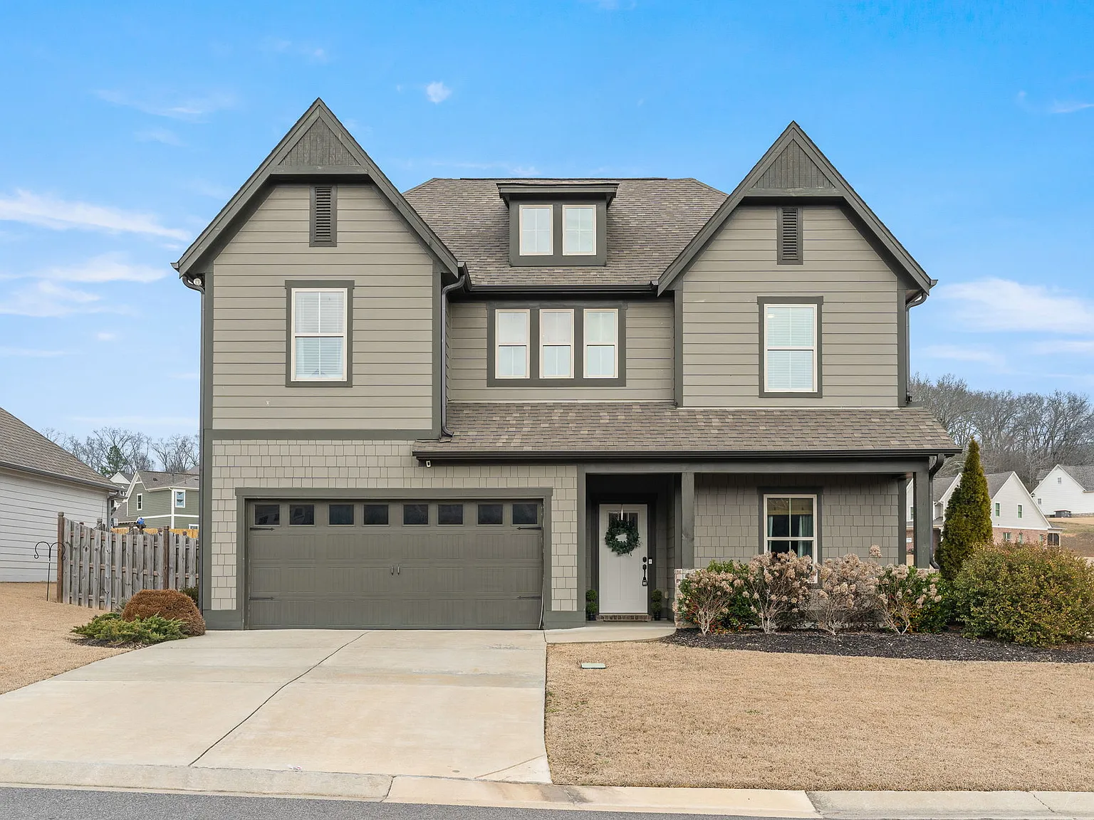4 bed, 3.5 bath, 2351 sqft, $2,750 — Photo 1
