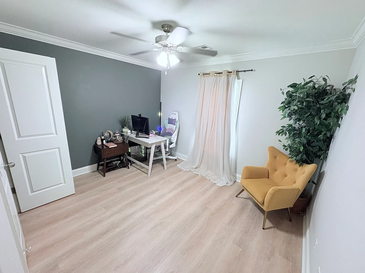 3 bed, 1349 sqft, $1,700 — Photo 4
