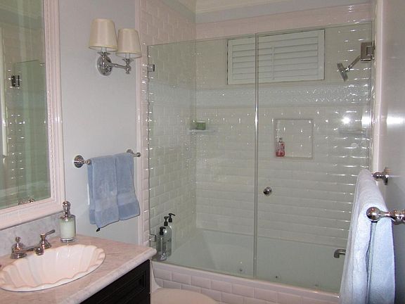 Master Bath Jacuzzi Tub