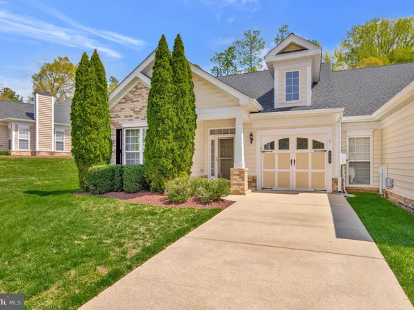 251 Williamsburg Cir, La Plata, MD 20646