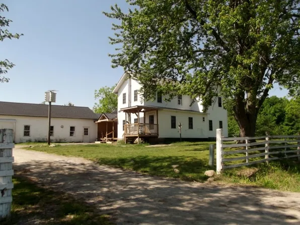 10251 Burt Rd, Pittsford, MI 49271