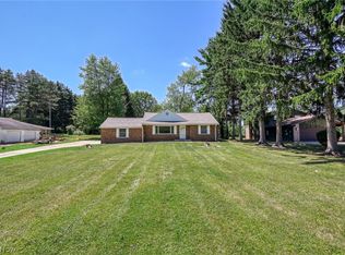 7570 Richmond Rd, Bedford, OH 44146