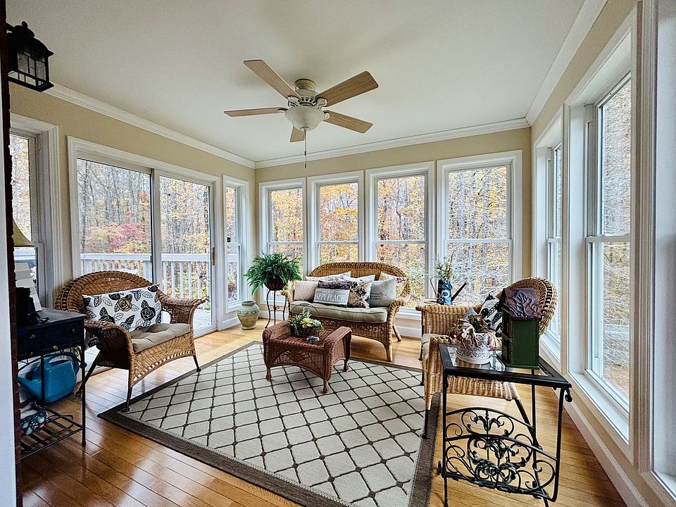 22nd image of 498 Dearman St