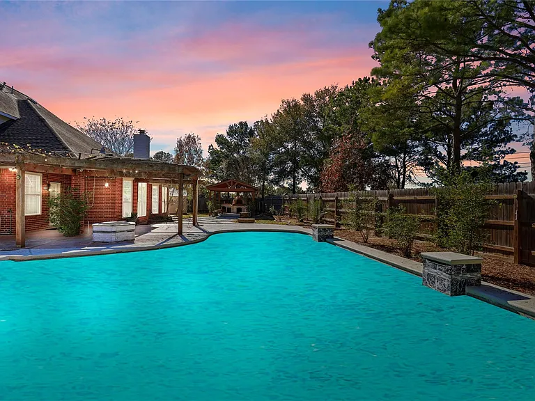 20510 Pioneer Bend Ct — Photo 43