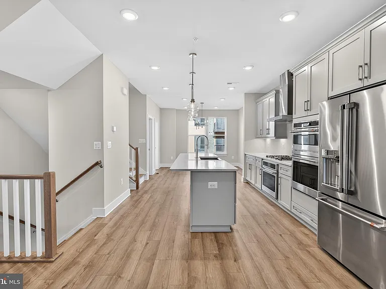 2507 Light St — Photo 7