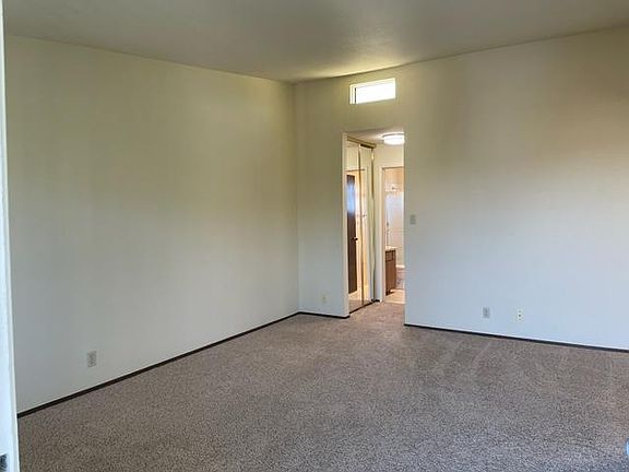 3rd image of 337 Brosnan Ct
