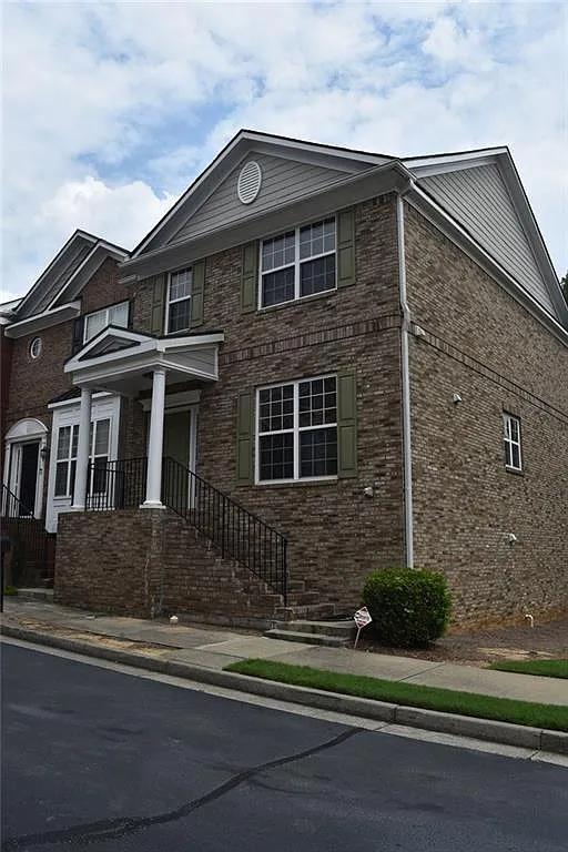 3 bed, 3.5 bath, 2394 sqft, $2,600 — Photo 1