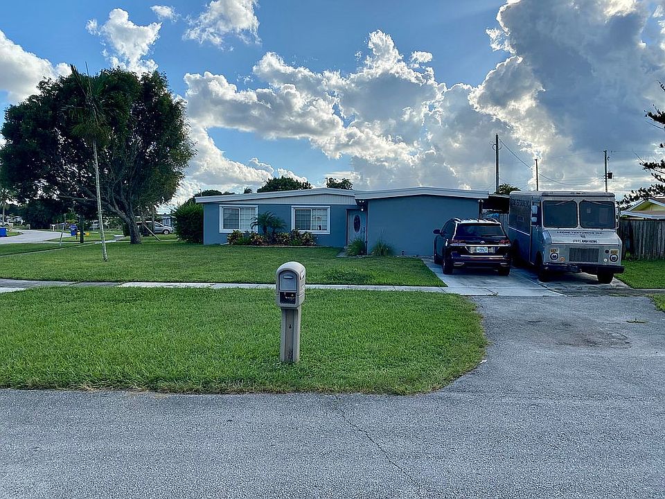 2nd image of 912 Garden Ct