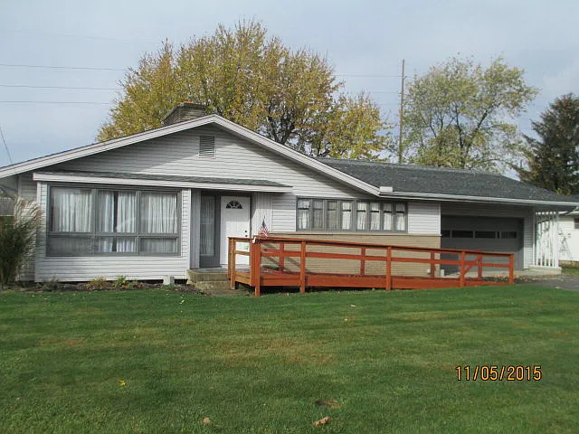 587 Forest Lawn Dr photo 1