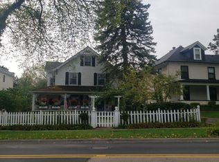 391 E Deerpath, Lake Forest, IL 60045