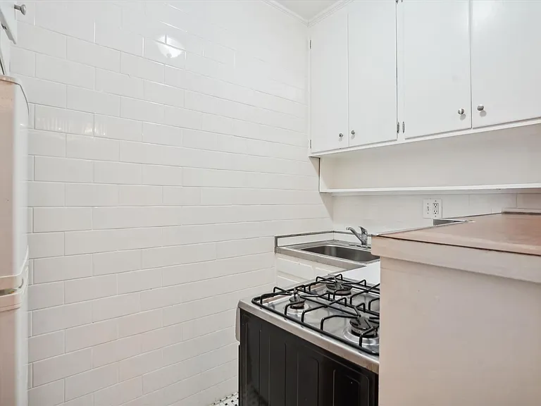2431 I St NW #A — Photo 7