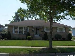 7109 Brandywine Rd, Parma Heights, OH 44130