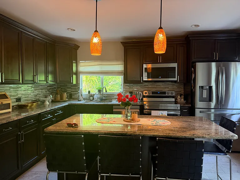 188 Howard Blvd — Photo 4