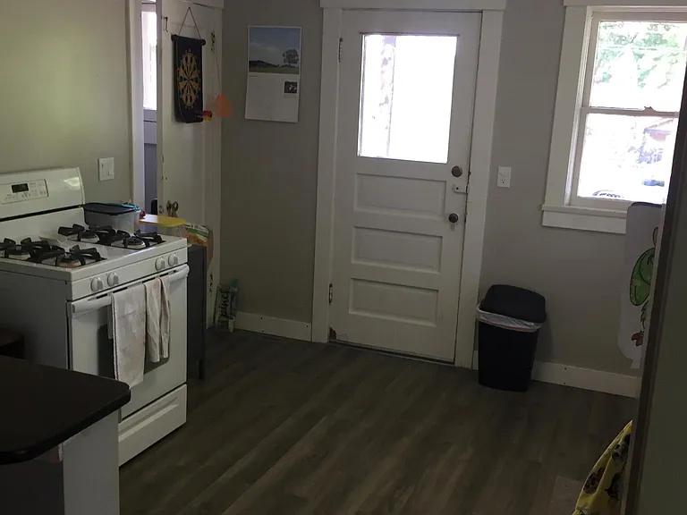 3225 W Providence Ave — Photo 8