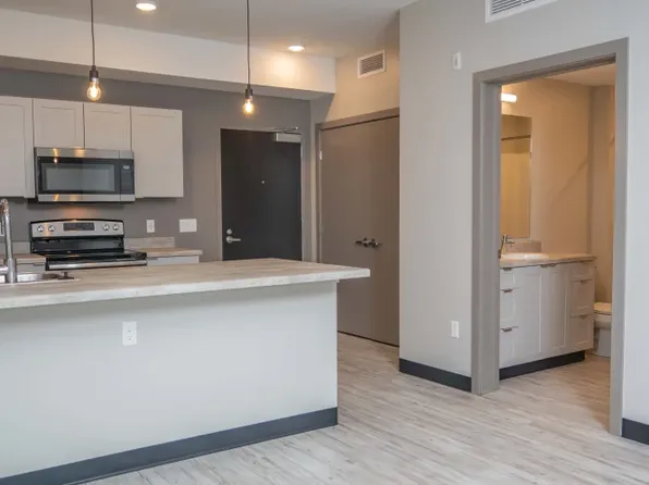 Diamond Place Apartments, 1037 Michigan St NE #242, Grand Rapids, MI 49503