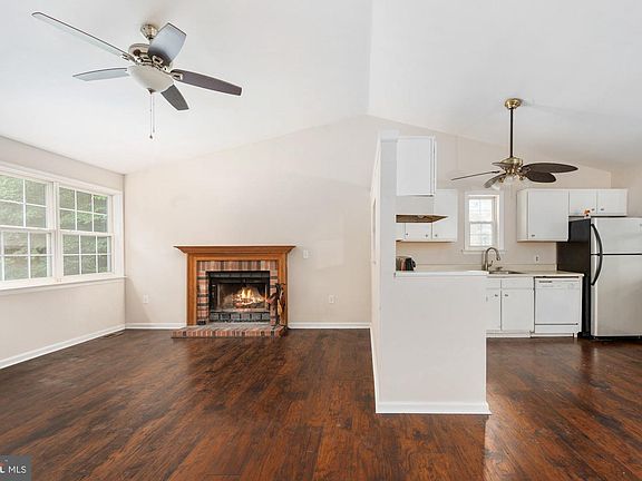 4th image of 440 Lake Caroline Dr