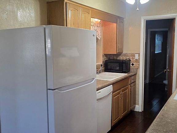 3rd image of 234 E 1050 N