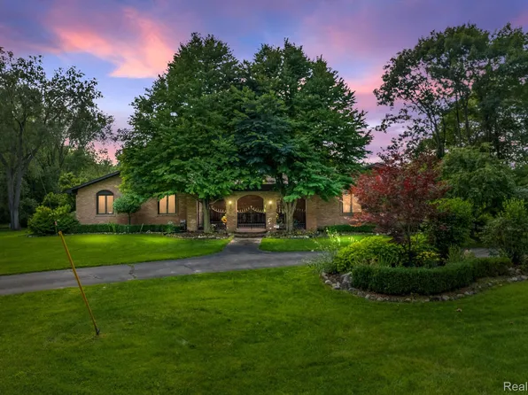 5262 N Livernois Rd, Rochester, MI 48306